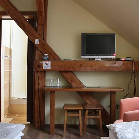 Pri Mlyne Konukevi Litra